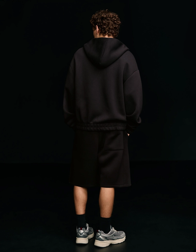 Шорты оверсайз из плотной синтетической ткани