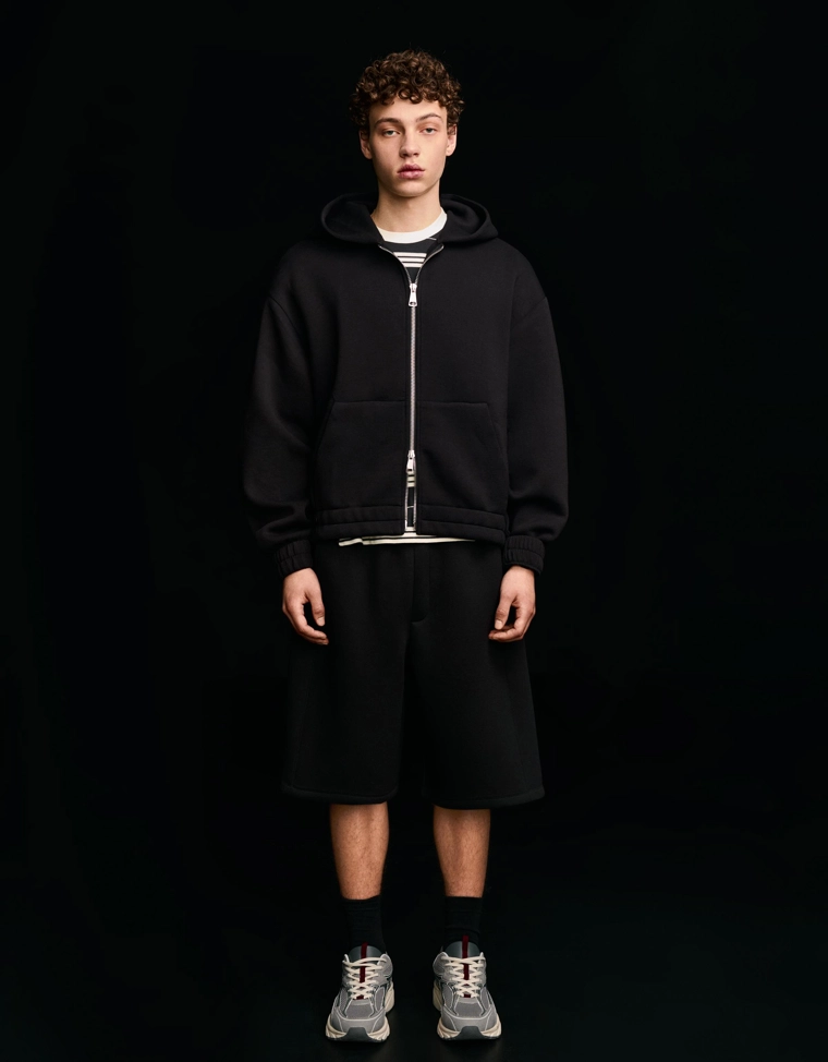 Шорты оверсайз из плотной синтетической ткани