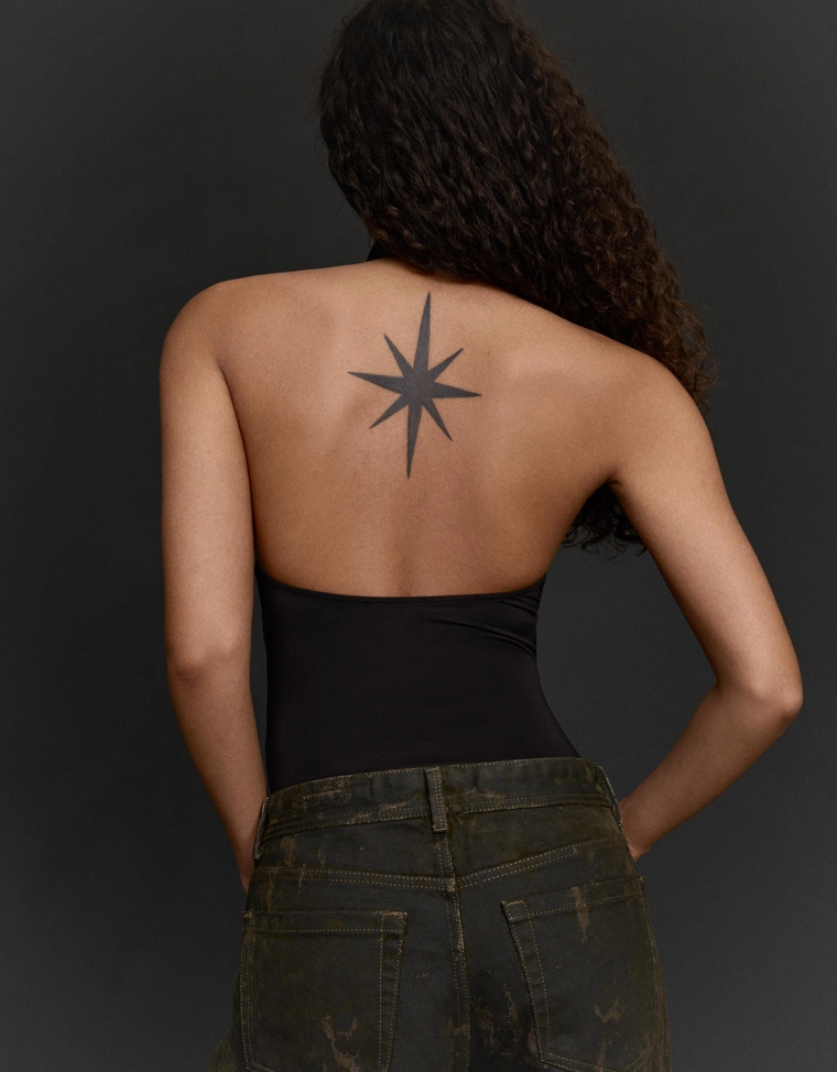 Боди с горловиной халтер и сборками