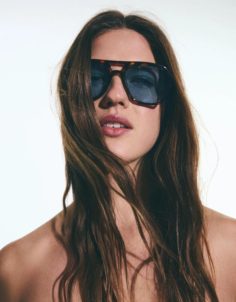 Солнцезащитные очки с синими линзами