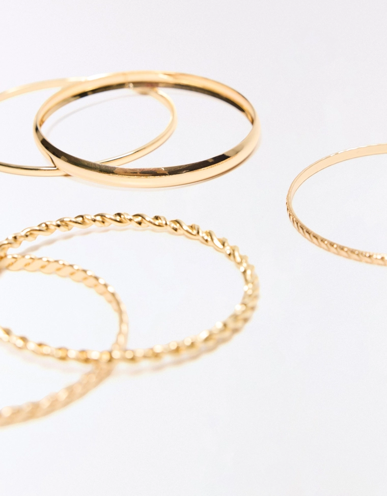 Набор из 7 тонких браслетов