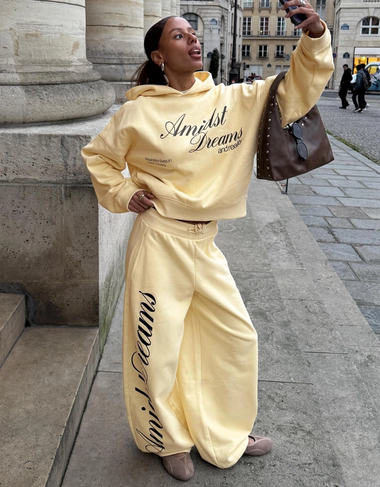 Сумка-мешок из искусственной кожи с заклепками