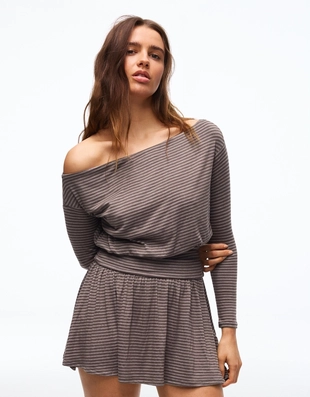 Мини-платье с длинными рукавами и поясом с принтом- Заказать в России