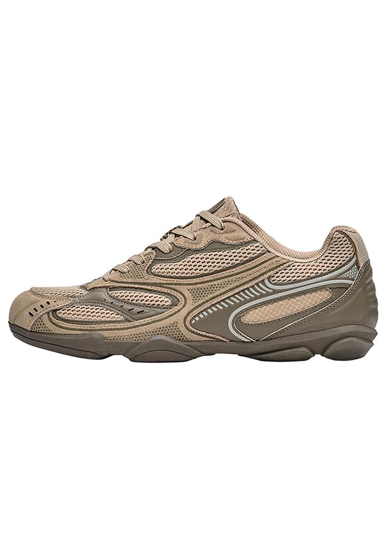 Спортивная обувь на тонкой подошве