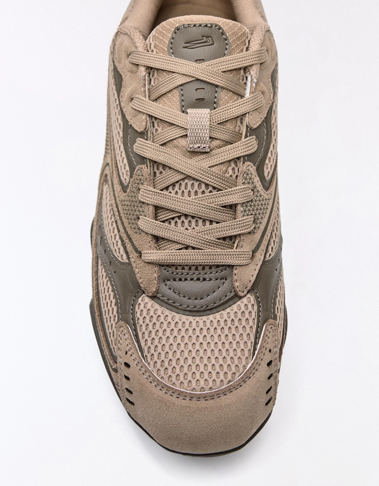 Спортивная обувь на тонкой подошве