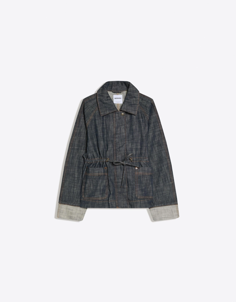 Объемная джинсовая куртка с рельефным узором