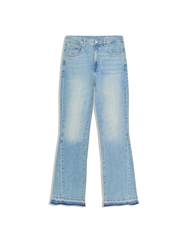 Расклешенные джинсы комфортной посадки