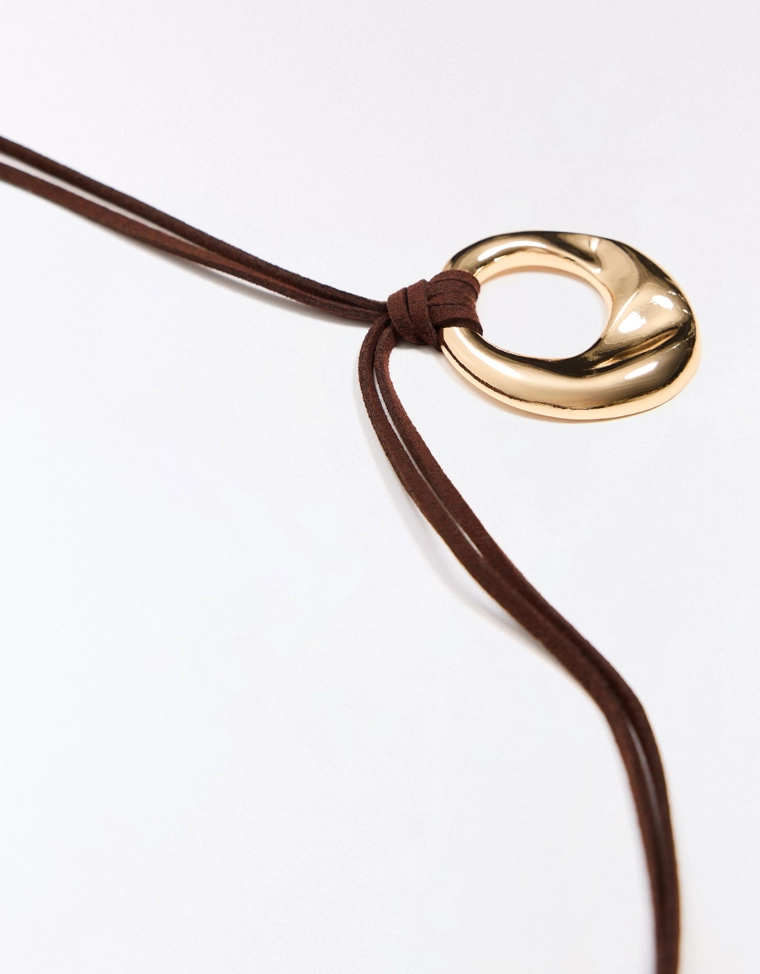 Шнурок с подвеской