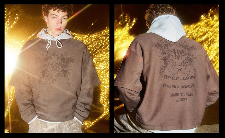 Свитер с двойным рукавом и принтом