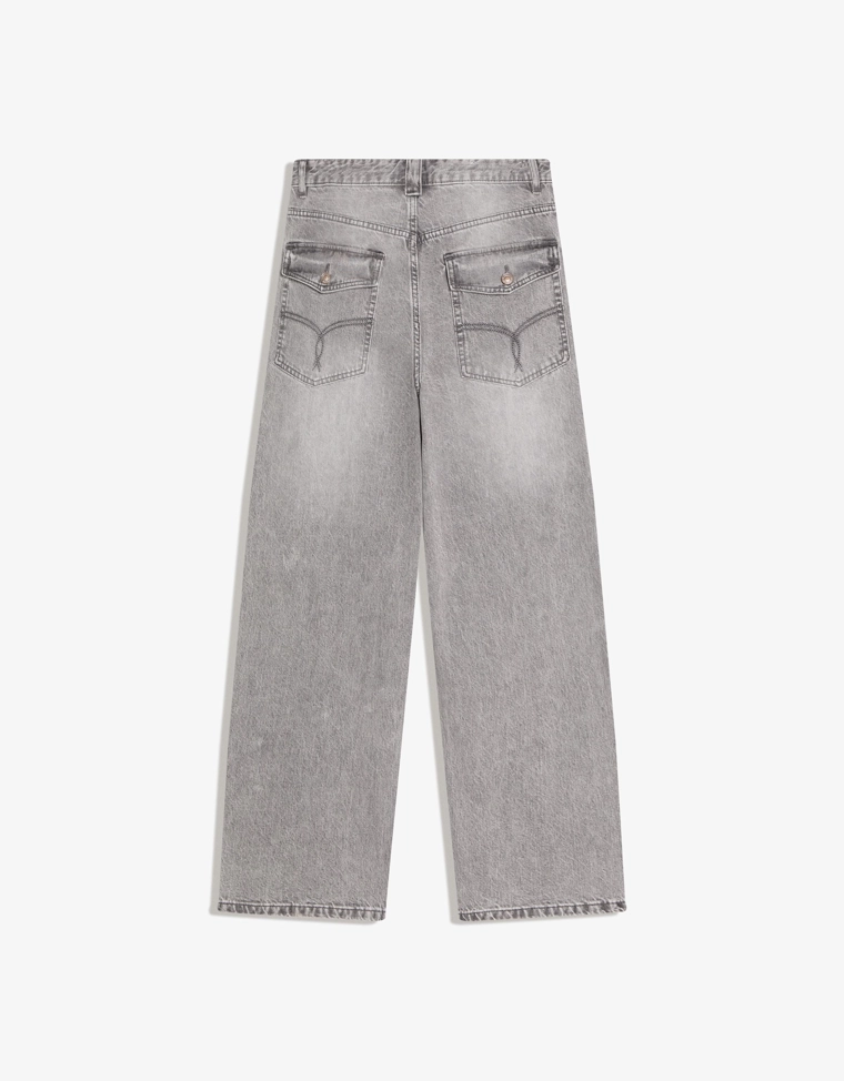 Джинсы очень свободного кроя с вышивкой