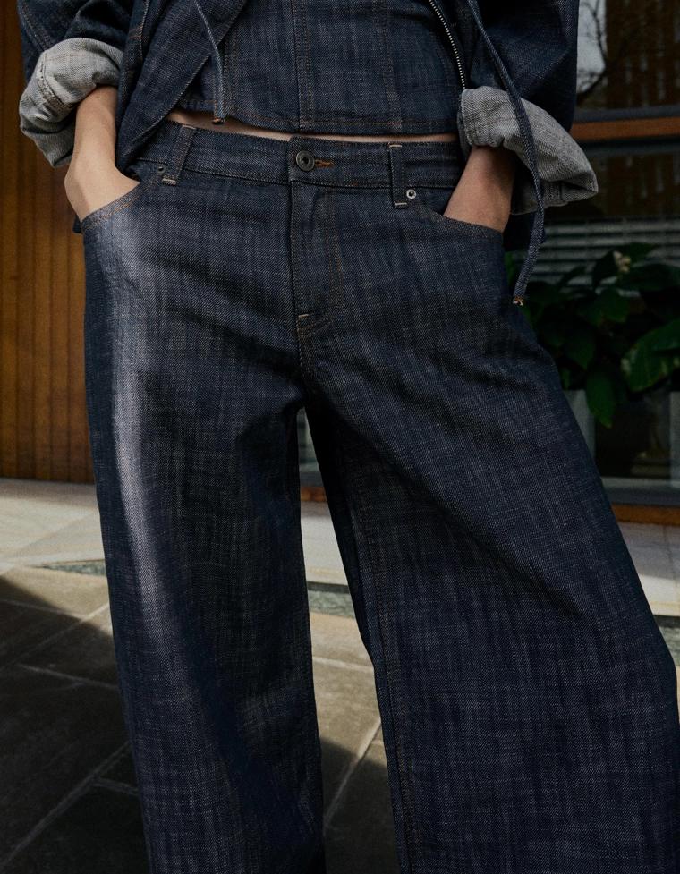 Джинсы-бойфренды с низкой посадкой из рельефной ткани