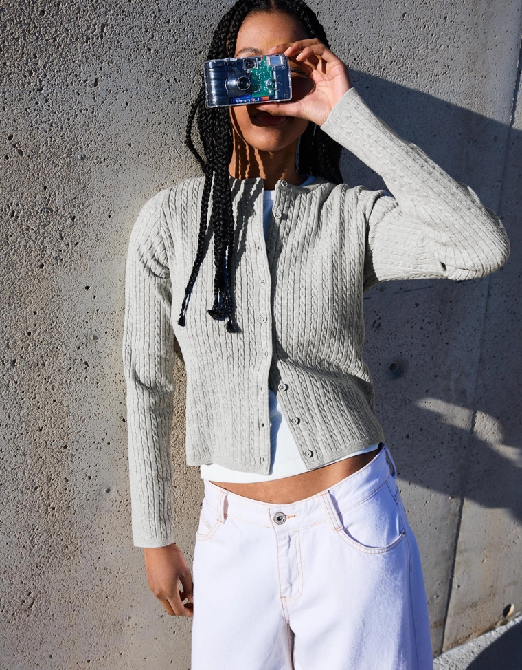 Кардиган на пуговицах с косами