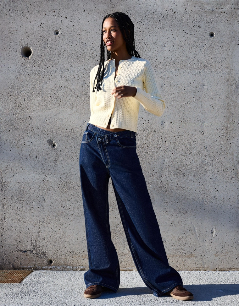 Кардиган на пуговицах с косами