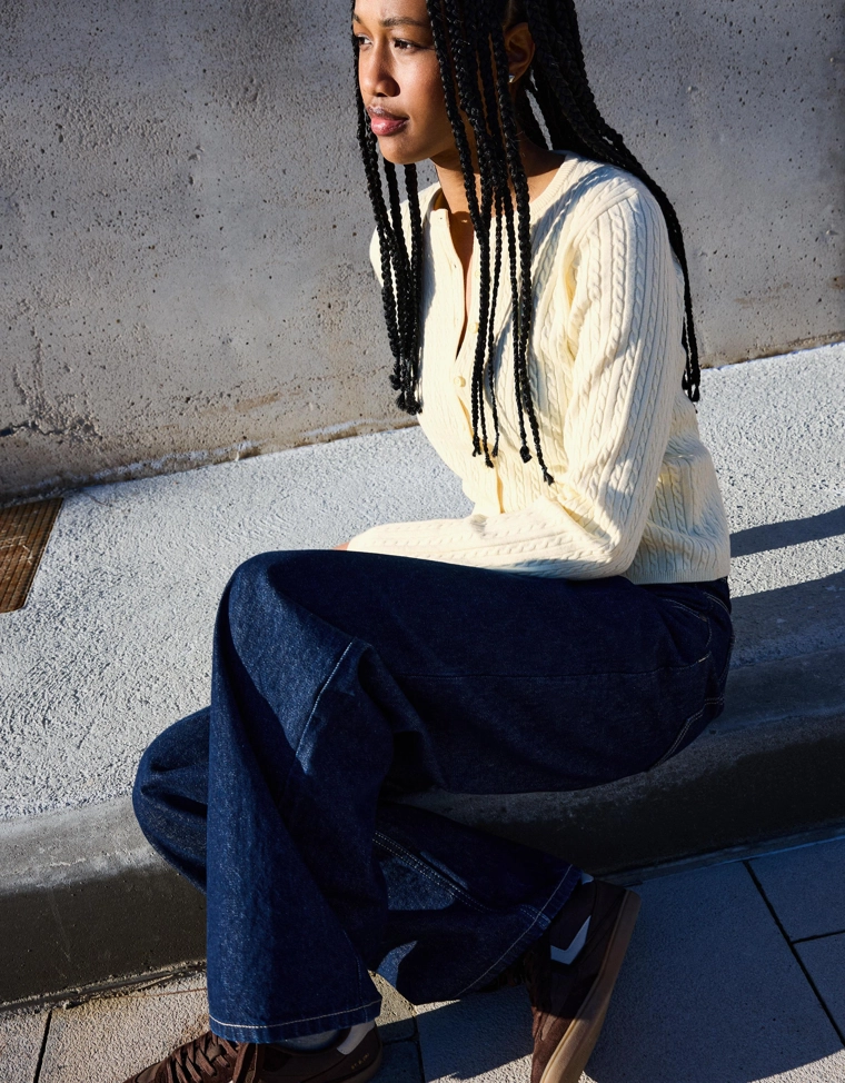 Кардиган на пуговицах с косами