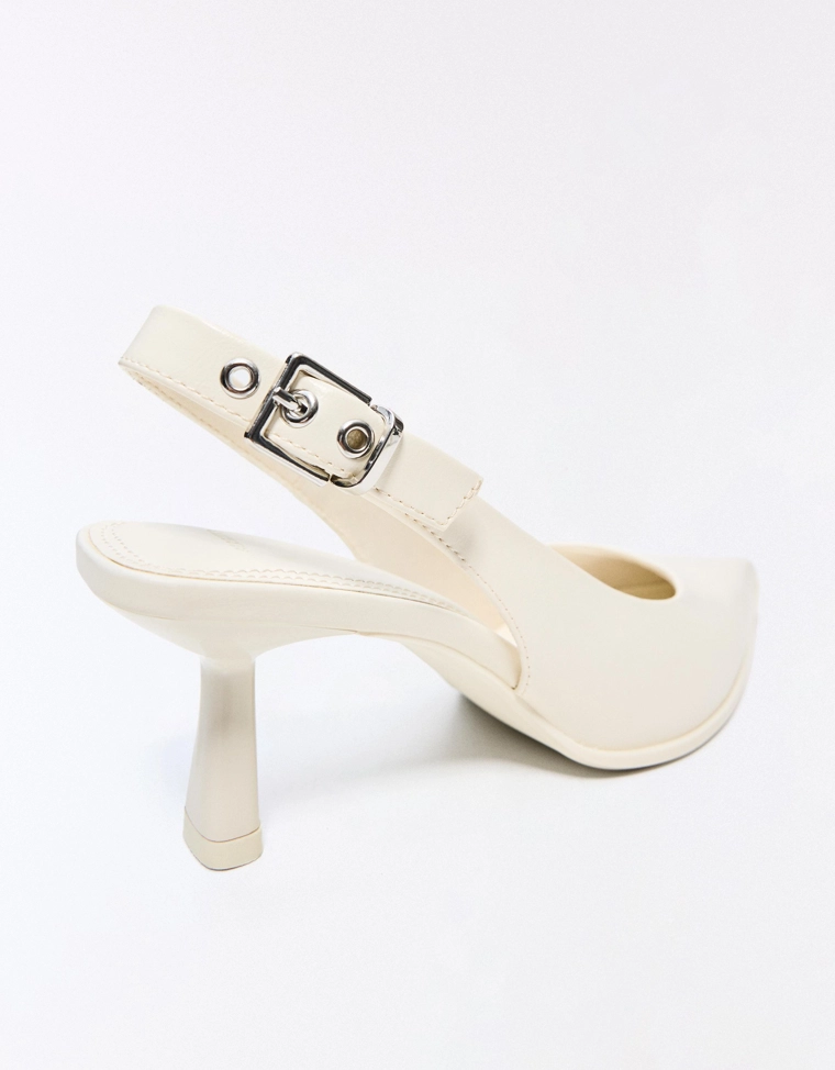 Туфли на среднем тонком каблуке с открытой пяткой