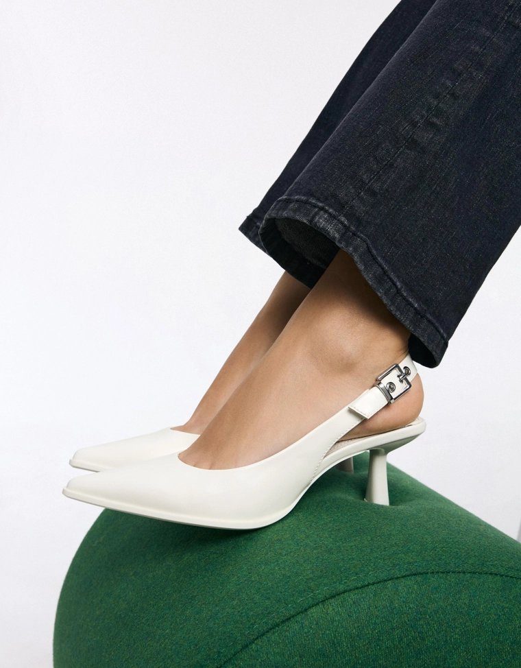 Туфли на среднем тонком каблуке с открытой пяткой