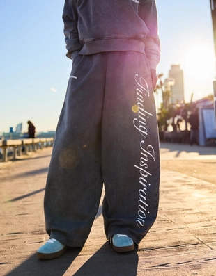 Брюки BARREL из мягкой ткани с принтом- Заказать в России