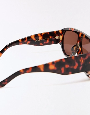 Солнцезащитные очки в пластмассовой оправе- Заказать в России