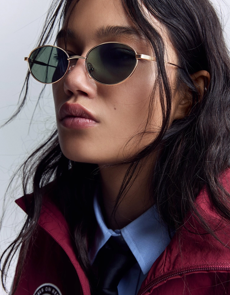 Солнцезащитные очки в металлической оправе