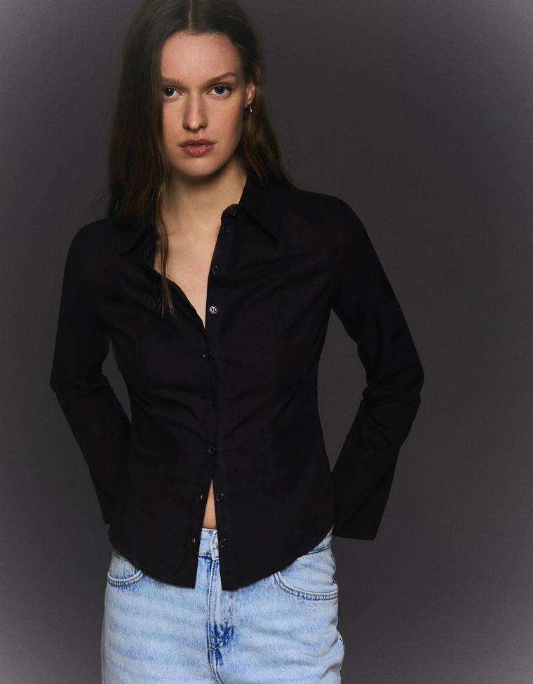 Рубашка облегающего кроя с расклешенными рукавами