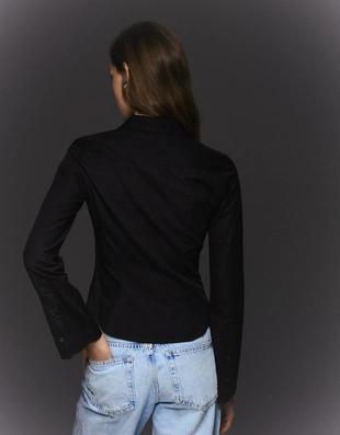 Рубашка облегающего кроя с расклешенными рукавами- Заказать в России