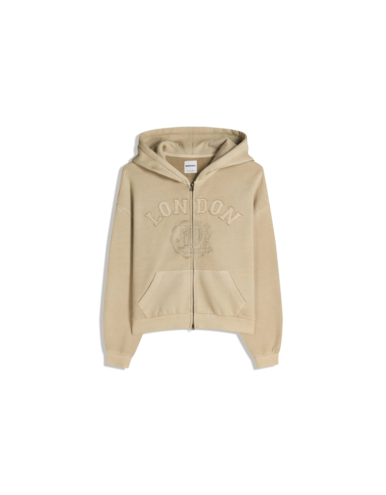 Толстовка геометрического кроя на молнии с вышивкой