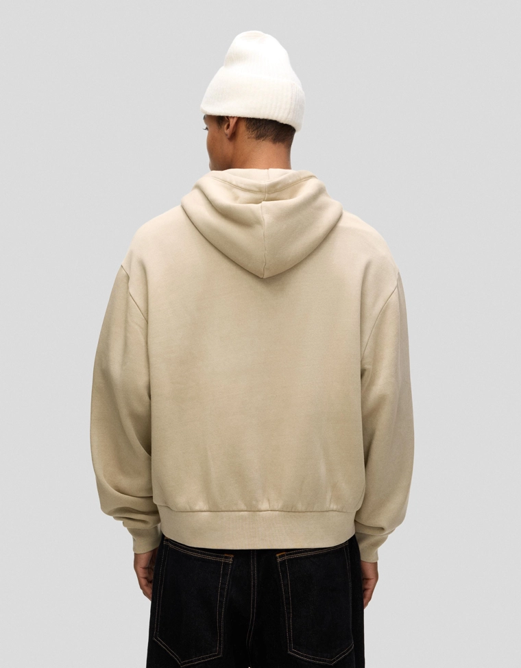 Толстовка геометрического кроя на молнии с вышивкой