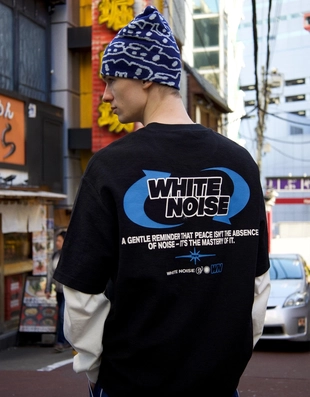 Футболка из мягкой ткани с короткими рукавами и принтом- Заказать в России