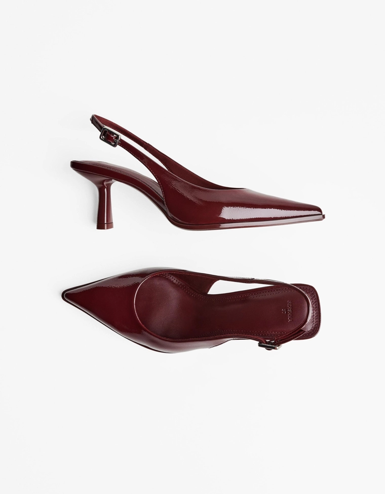 Туфли на среднем тонком каблуке с открытой пяткой