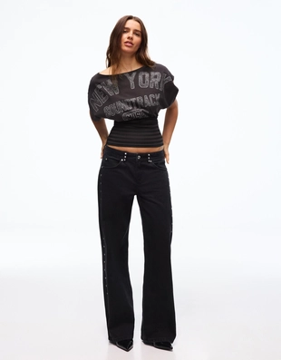 Футболка с короткими рукавами асимметричного кроя с поясом и принтом- Заказать в России