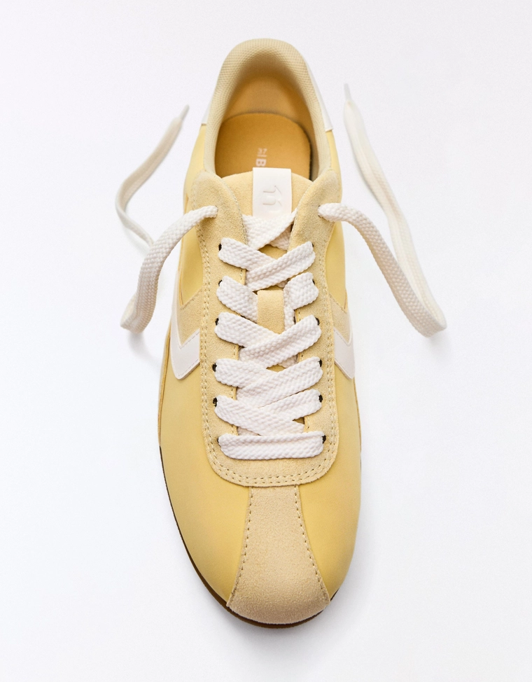 Кроссовки на тонкой подошве