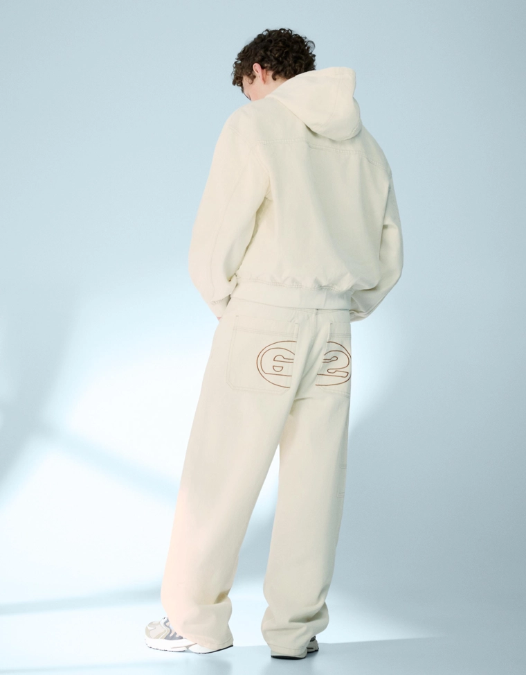 Джинсы-бананы в стиле нео-карго оверсайз с вышивкой