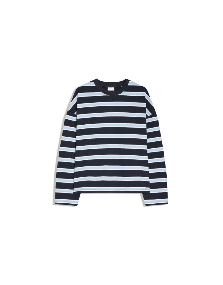 Свитер в полоску с круглым вырезом