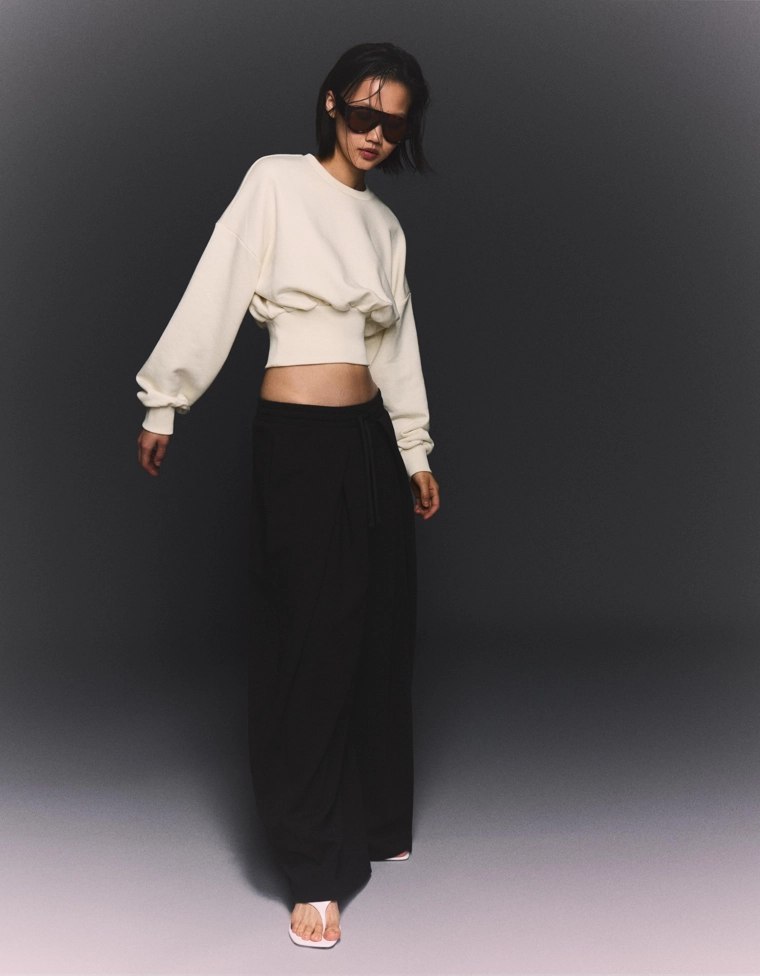 Свитшот с широким поясом