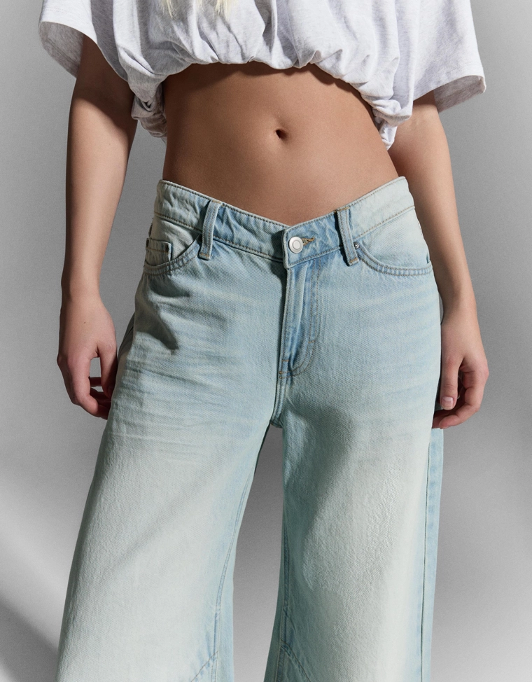 Джинсы свободного кроя с низкой посадкой