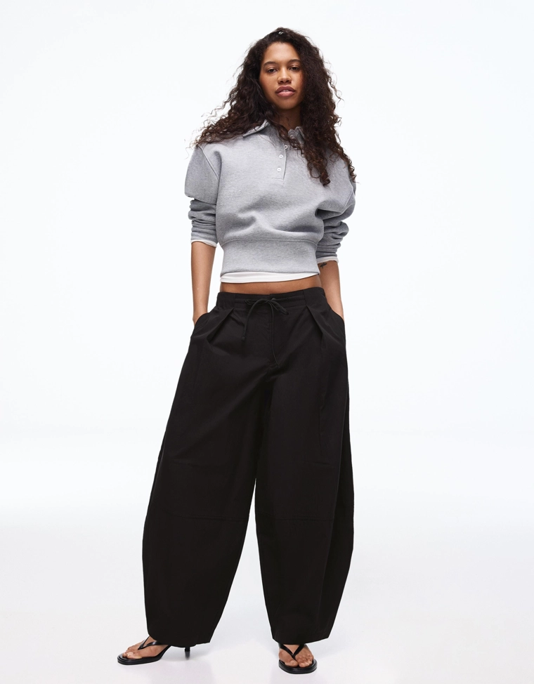 Брюки из высокотехнологичной ткани со складками