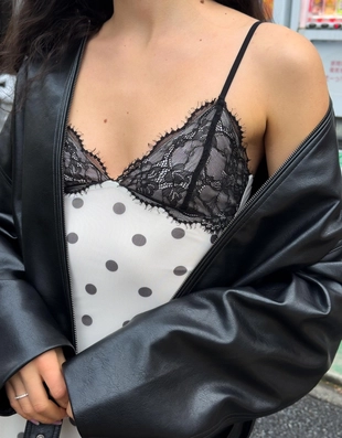 Мини-платье из полупрозрачной ткани на бретелях с кружевным принтом- Заказать в России