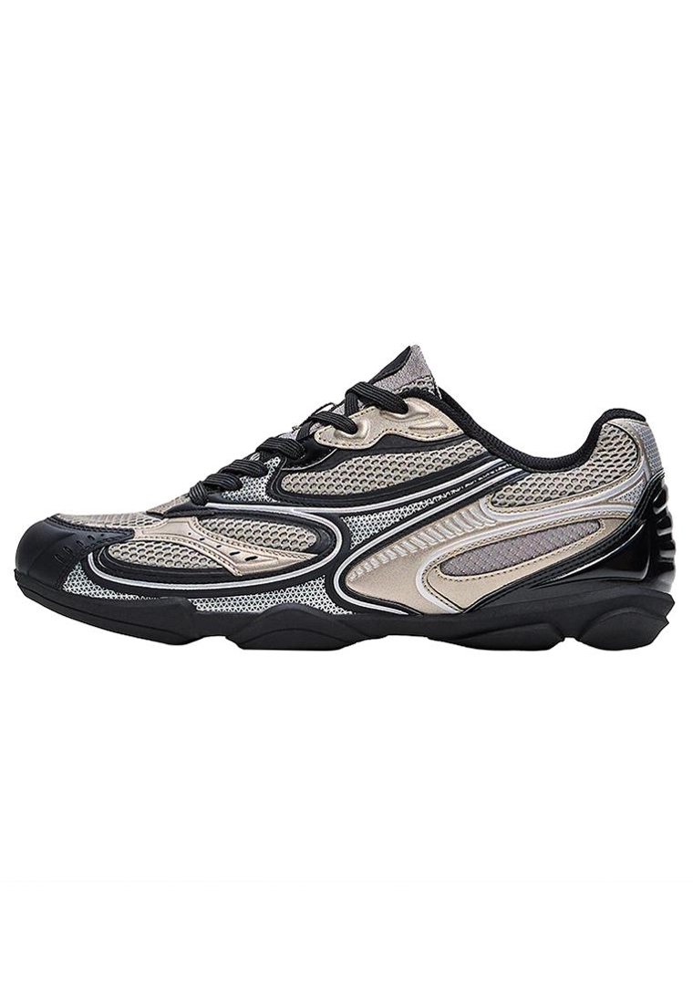 Спортивная обувь на тонкой подошве