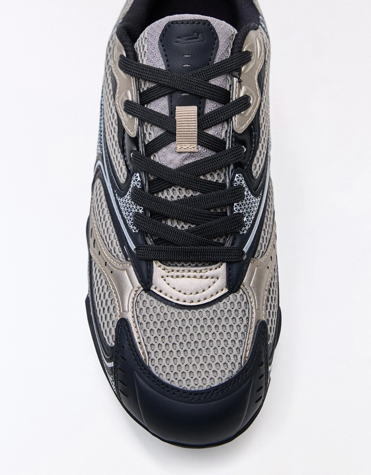 Спортивная обувь на тонкой подошве