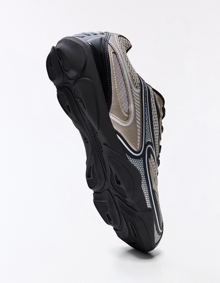 Спортивная обувь на тонкой подошве