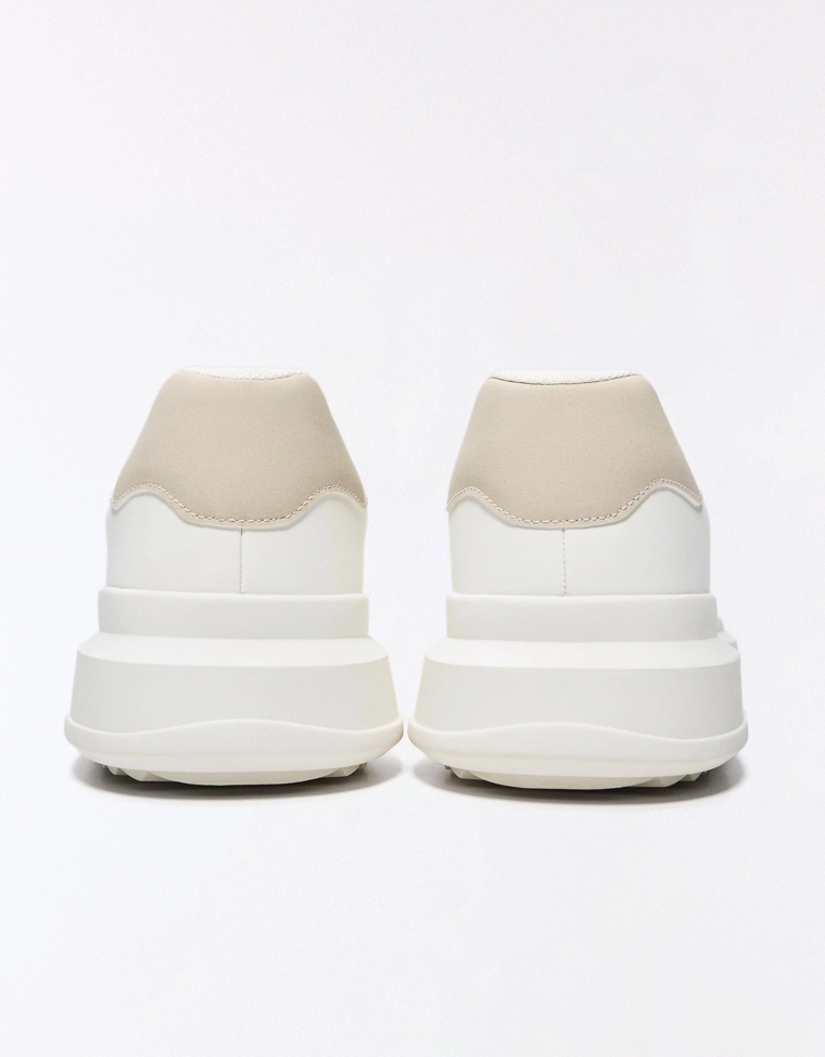 Объемные кроссовки