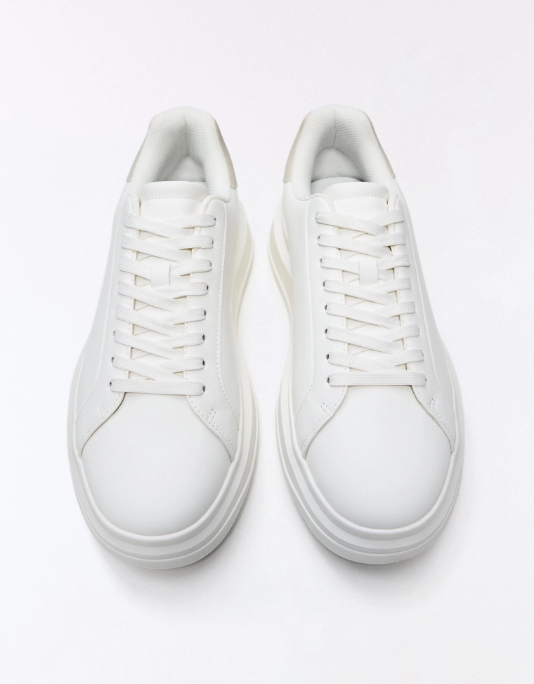 Объемные кроссовки