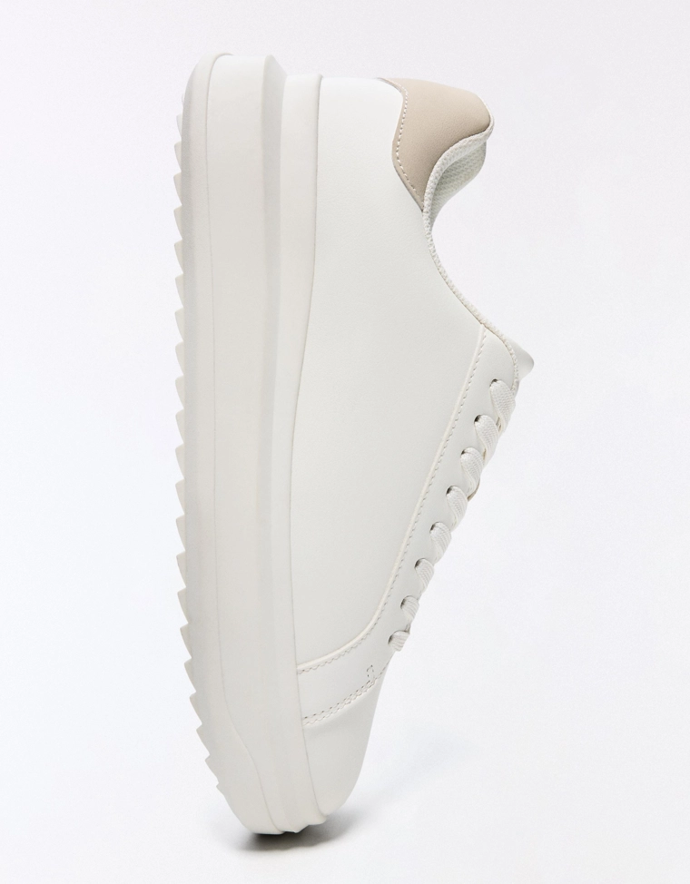 Объемные кроссовки