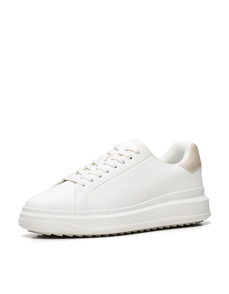 Объемные кроссовки