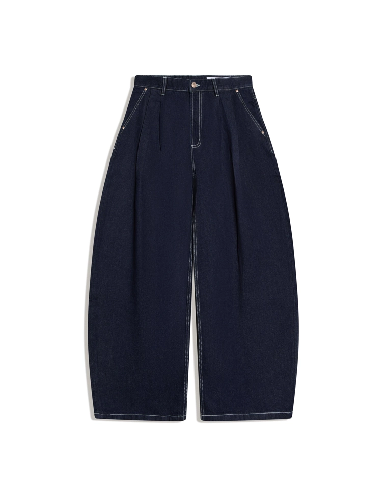 Джинсы-бананы с защипами