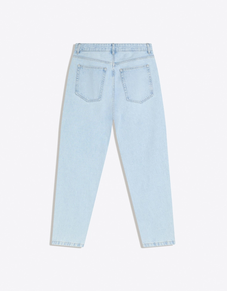 Джинсы свободного кроя