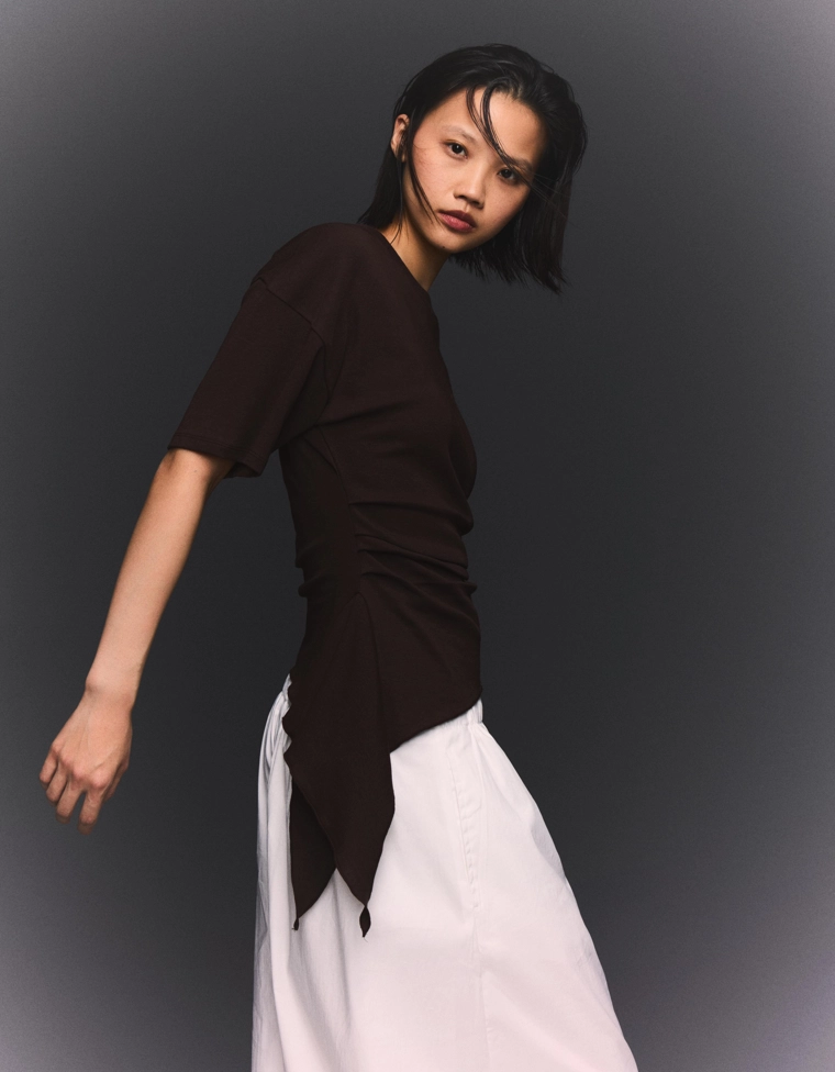 Футболка с короткими рукавами и сборками