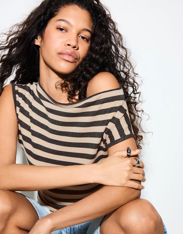 Асимметричный топ в полоску