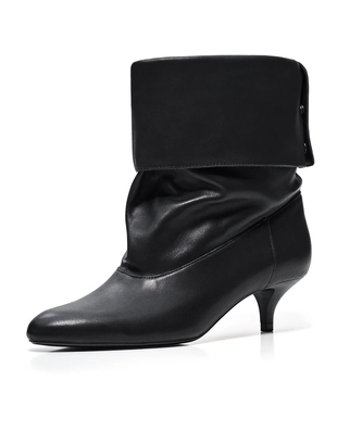 Кожаные сапоги на каблуке- Заказать в России