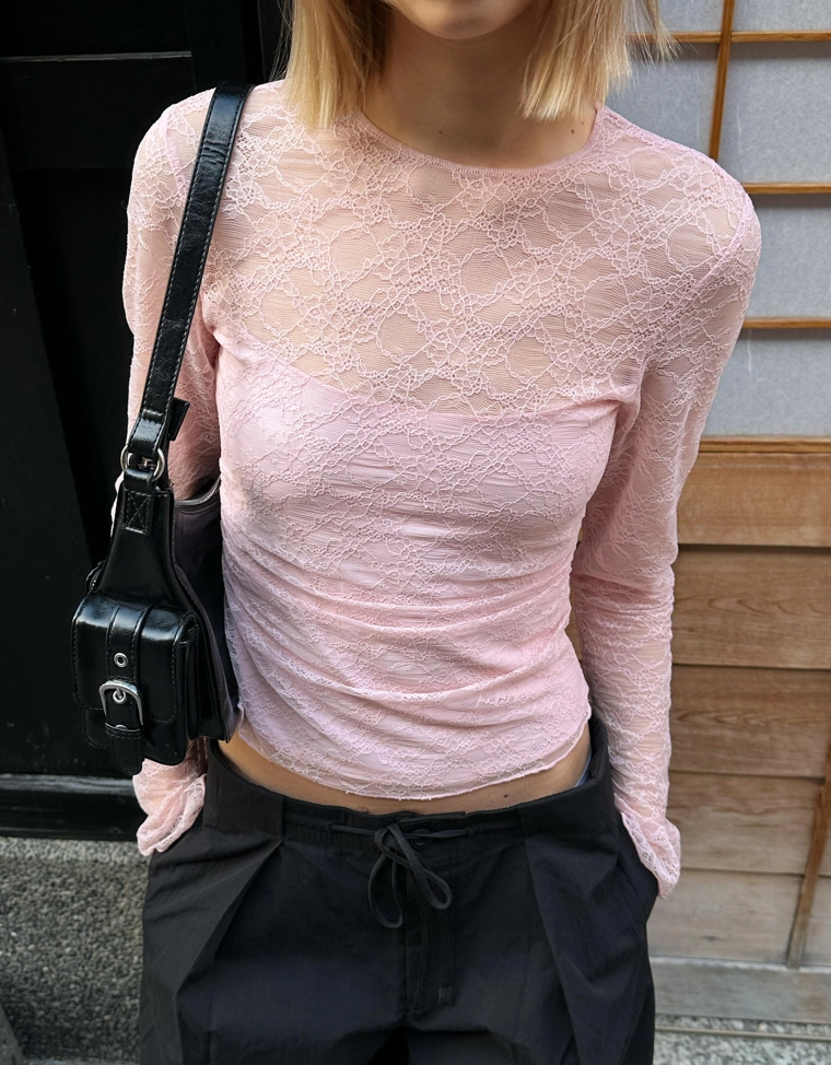 Кружевная футболка с длинными рукавами